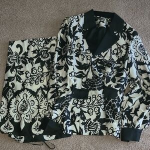Fashion Nova Black and White Floral Blazer